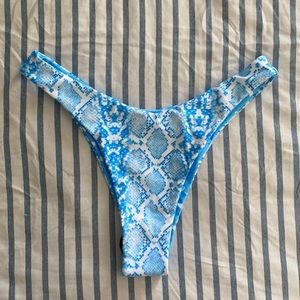 Cheeky bikini bottoms